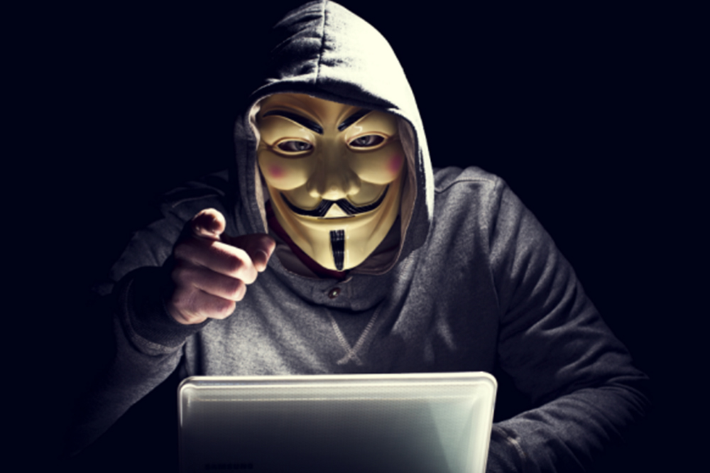 anonymous amenaza a centinela
