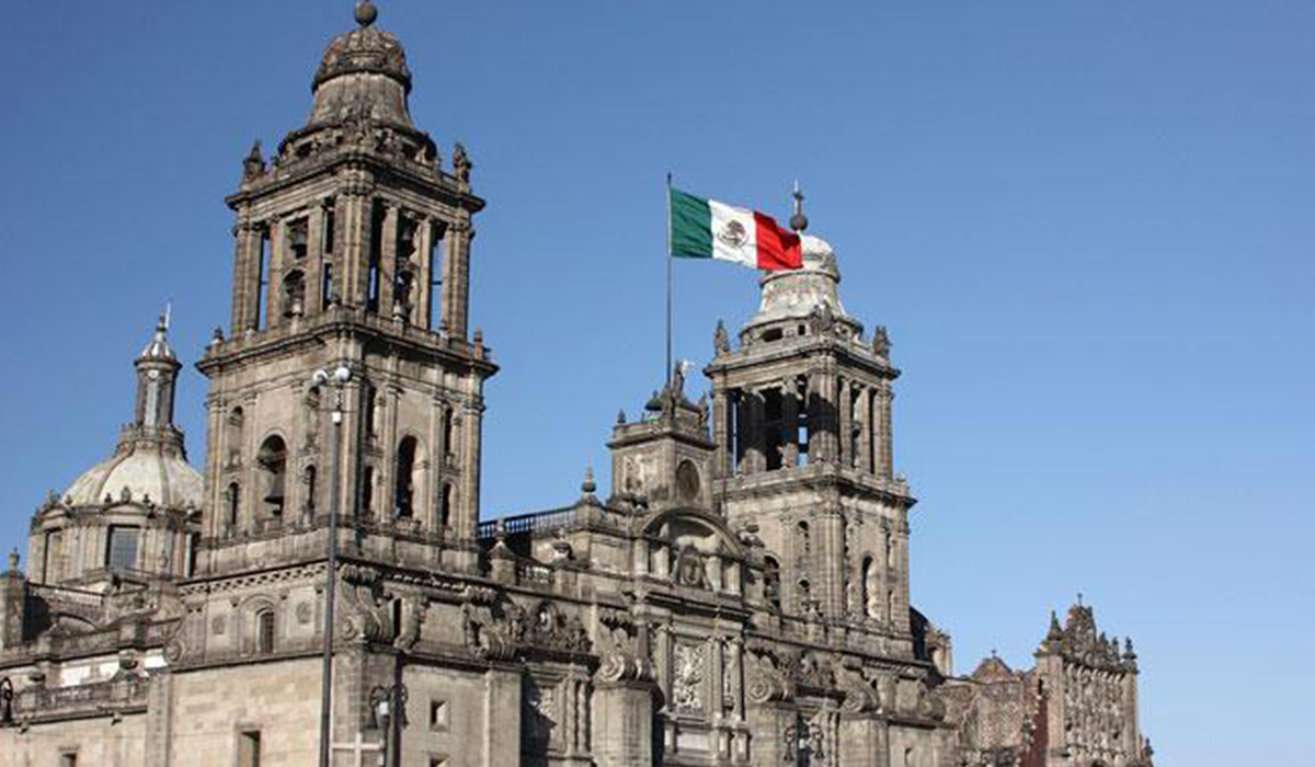 catedral-metropolitana-danada-estamos-unidos-mexicanos